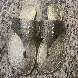 Metallic gold Roselle Tory Burch sandals size 8.